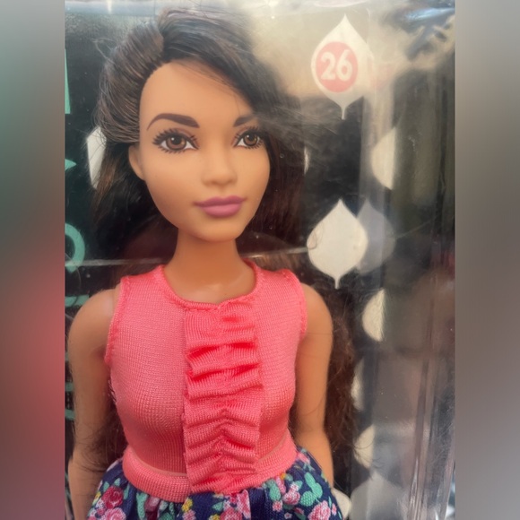 Barbie Fashionistas 26 Spring into Style Curvy DMF28 - Picture 11 of 12